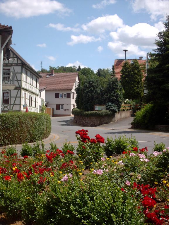 Dorfmitte Affhöllerbach